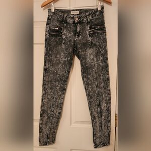 Mind Code, Womens, Size Small skinny jeans, zippers, pockets, 28 in. Inseam